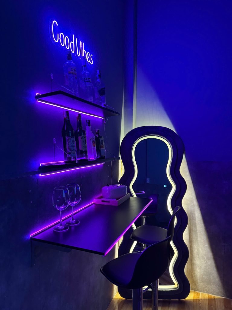 Dusk Bar 1