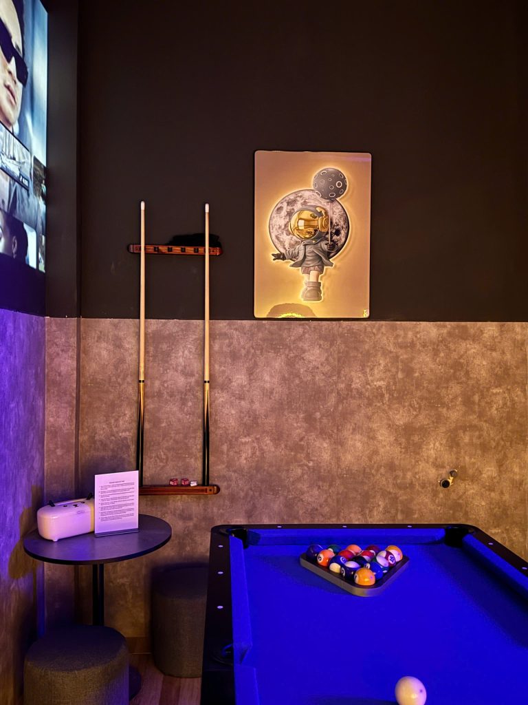 Noir Room 2