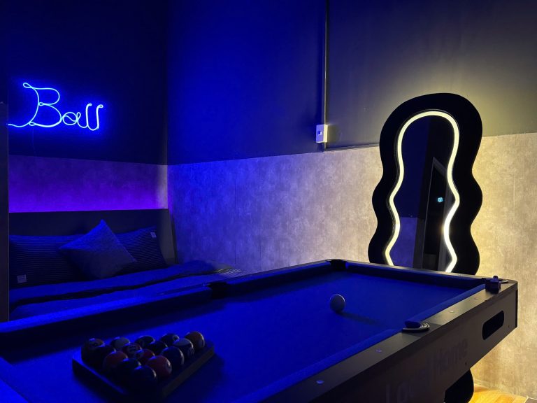 Noir Room