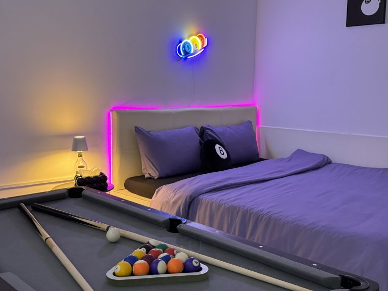 C8 Room